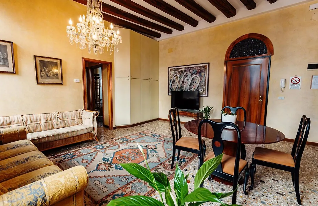 Casa Dei Pittori Venice Apartments-1