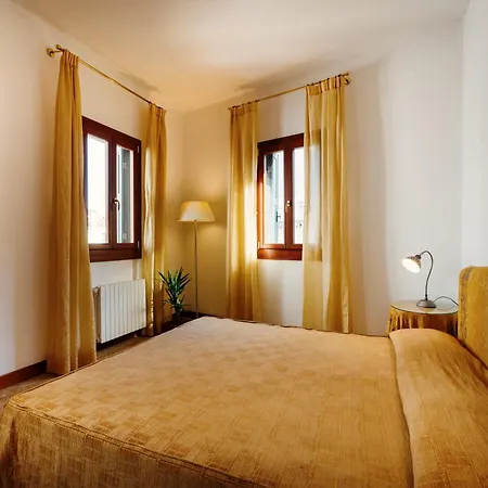 Casa Dei Pittori Venice Apartments-3