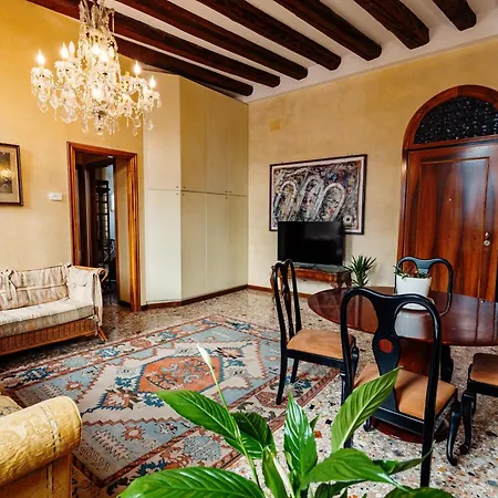 Casa Dei Pittori Venice Apartments-3